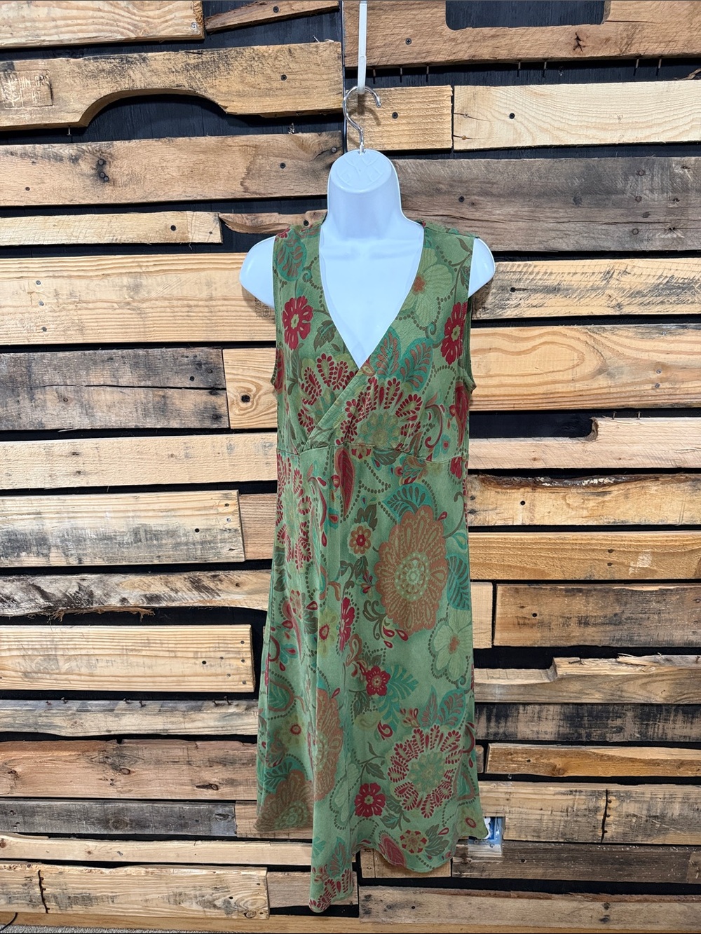 Women's Tianello Sleeveless Midi Dress Size Medium Multicolor
Floral Pattern